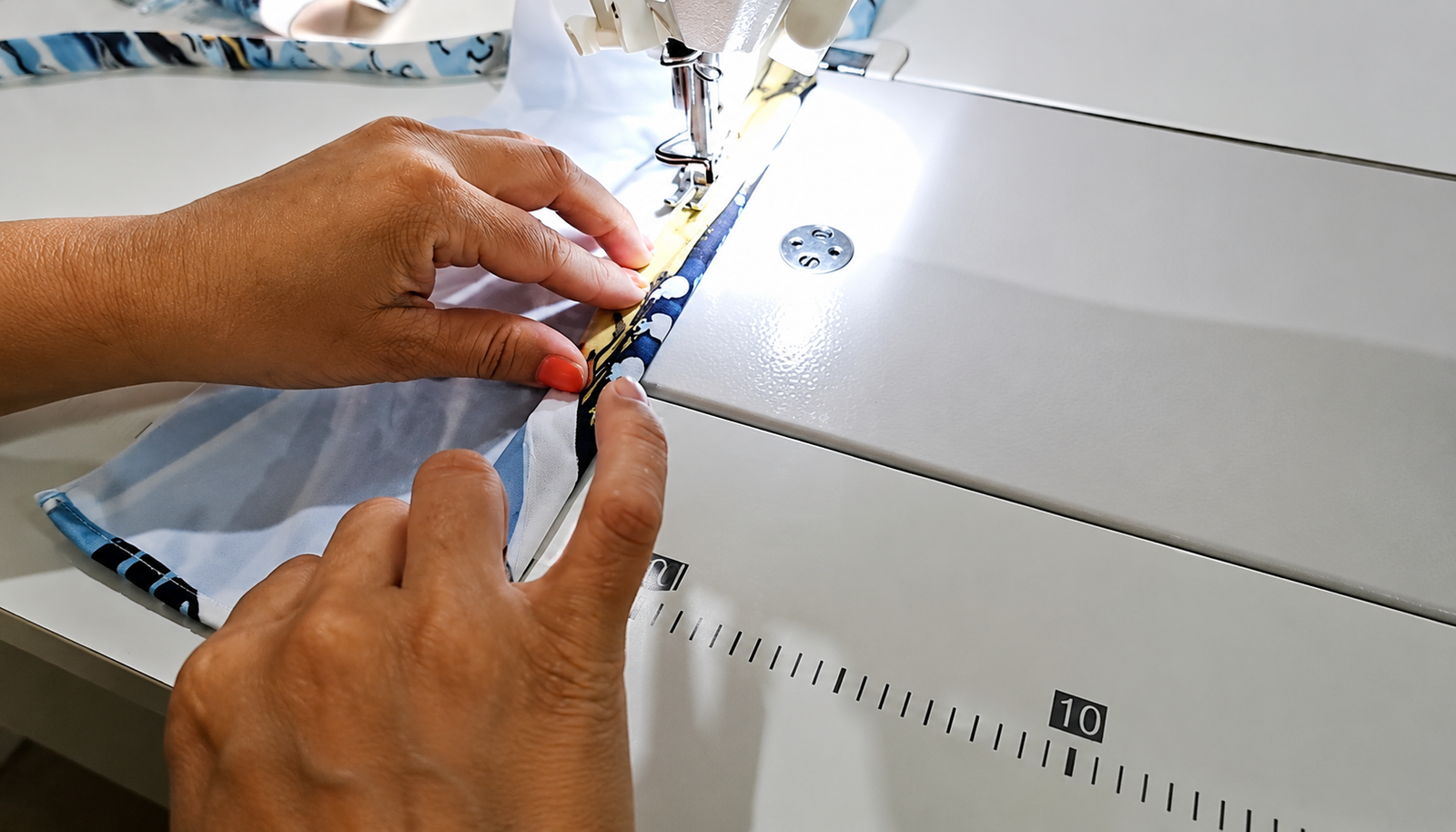 Proceso de costura artesanal de gorros quirúrgicos — Felicis Caps Tixkokob Yucatán