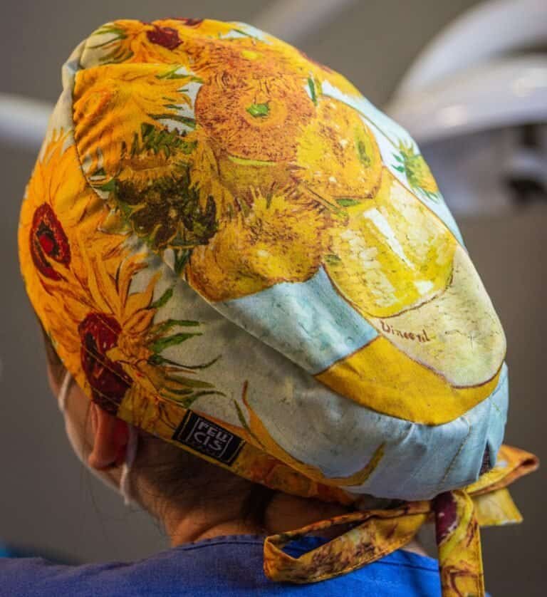 Gorro quirúrgico personalizado para mujer con cabello largo